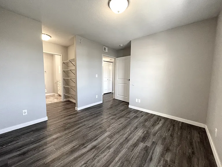 511 Cavalier Dr — Photo 14