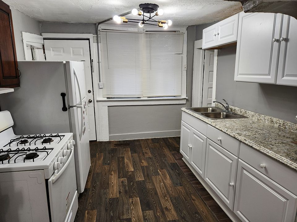 1st image of 409 Oak Hill Ave #6
