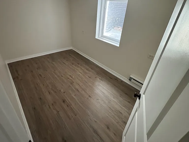 3332 W 38th St #1R — Photo 5