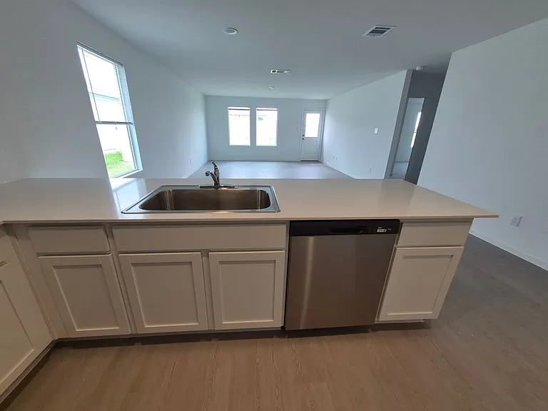 3164 Dispatch Dr — Photo 16