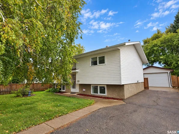 23 Berezowsky Drive, Prince Albert, SK S6V 6M4