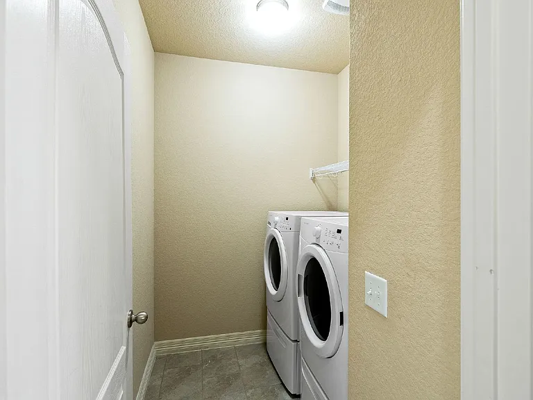10406 Pecan Crst — Photo 32