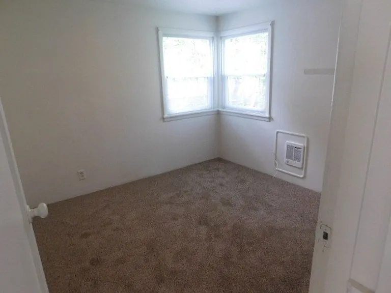 800 Rosemont Ave NW — Photo 7