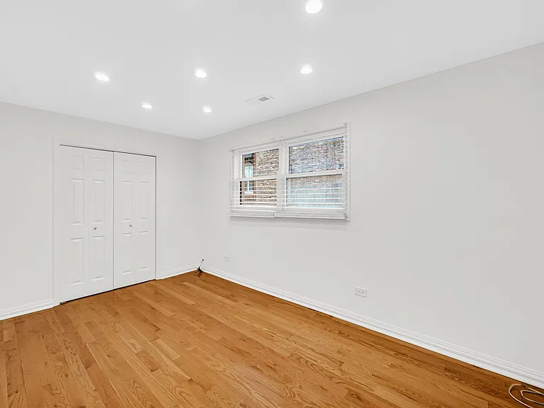 2218 W Augusta Blvd — Photo 7