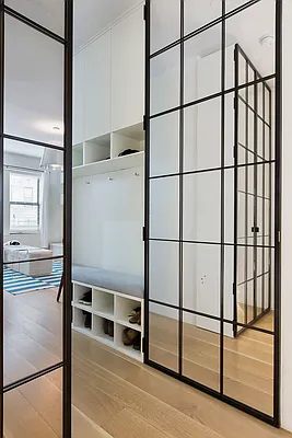 Sold by Avenue Real Estate | media 6