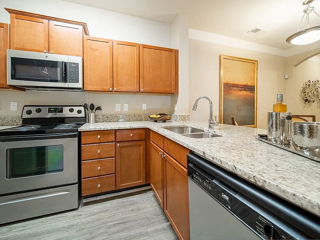 Rose Heights Apartments — Photo 2