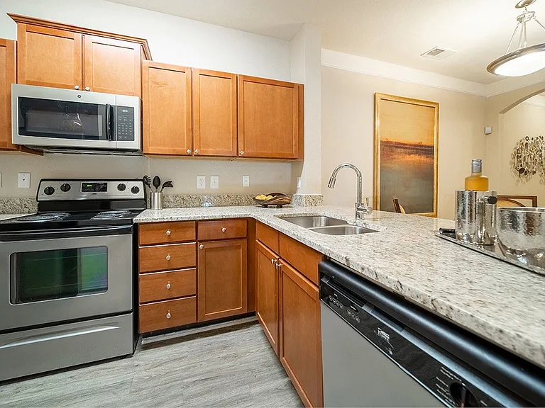 Rose Heights Apartments — Photo 2