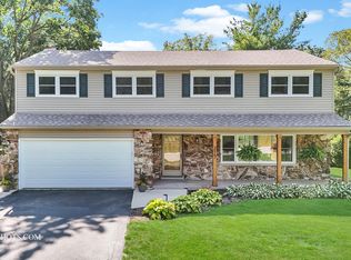 26W275 Tomahawk Dr, Wheaton, IL 60189