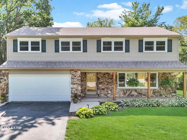 26W275 Tomahawk Dr, Wheaton, IL 60189