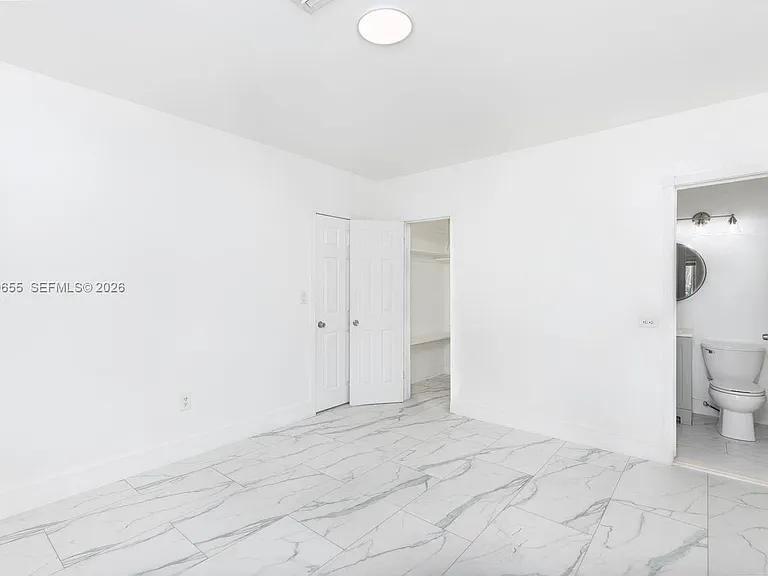 15925 NE 18th Ave — Photo 32