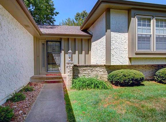 2nd image of 103 Woodbridge Ln