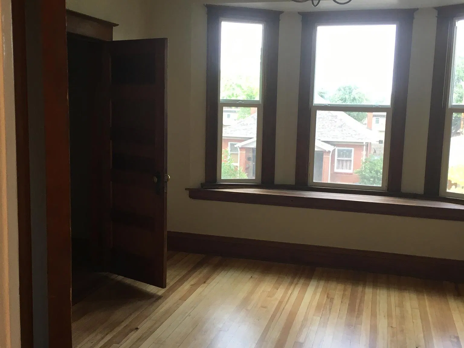 1463 King St — Photo 2