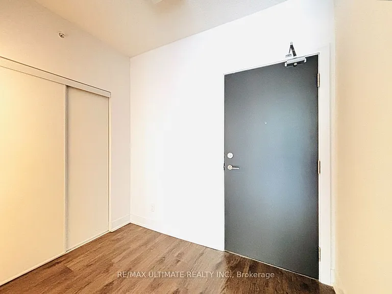 68 Merton St #803 — Photo 3