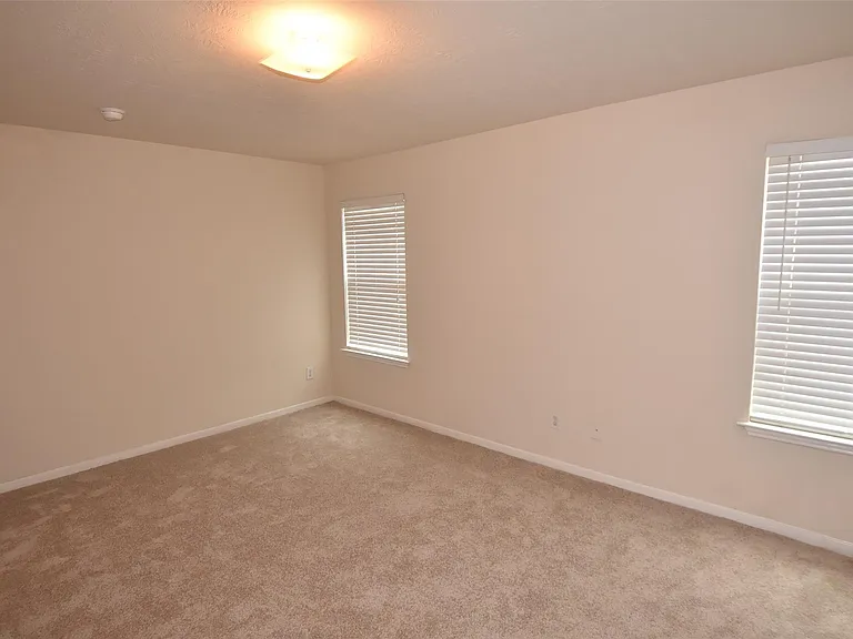 1035 Junction Ct — Photo 40