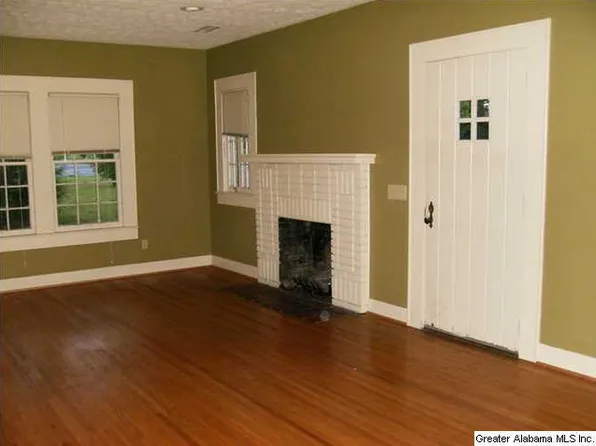 303 5th St N, Clanton, AL 35045