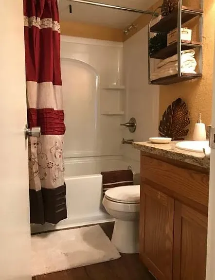 River Oaks — Photo 21