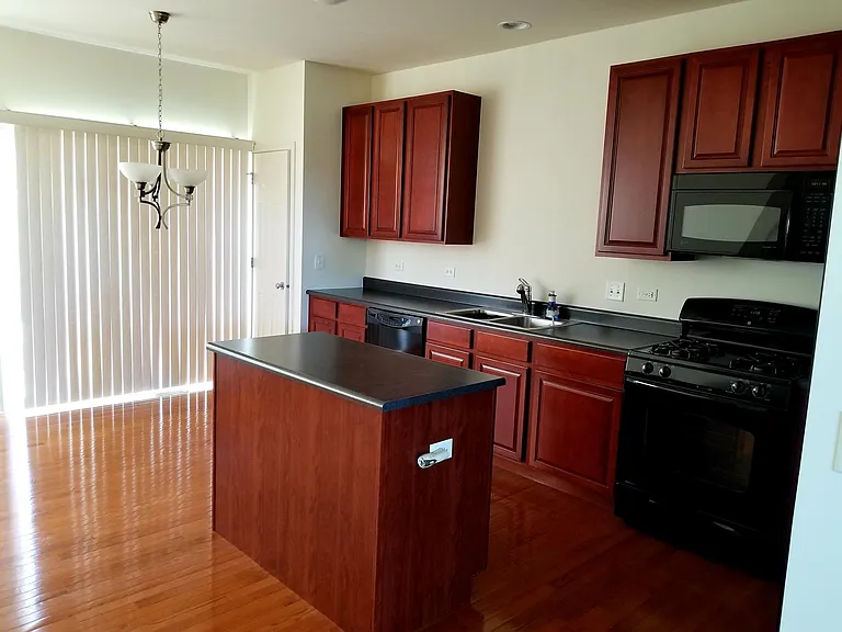 245 Jackson St — Photo 3