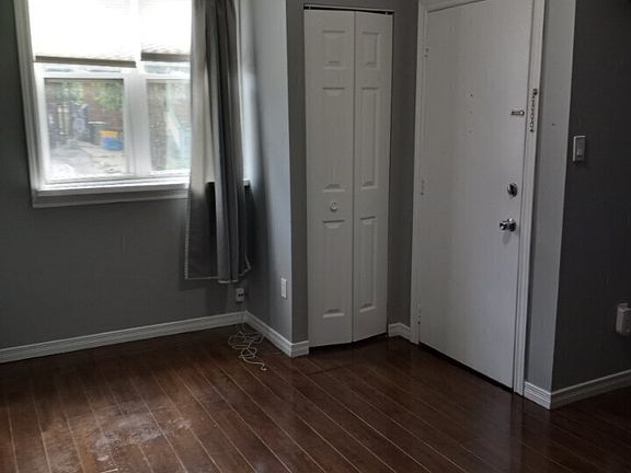 4th image of 288 Hunter St W #1