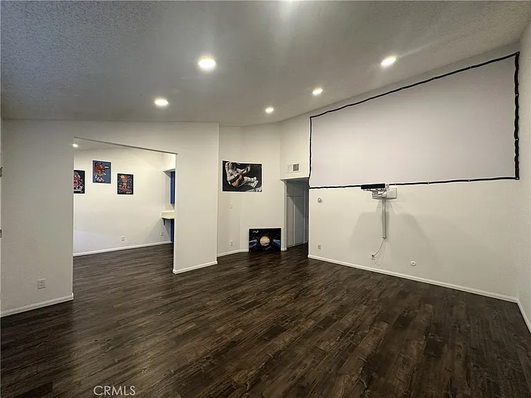 5500 Lindley Ave — Photo 6