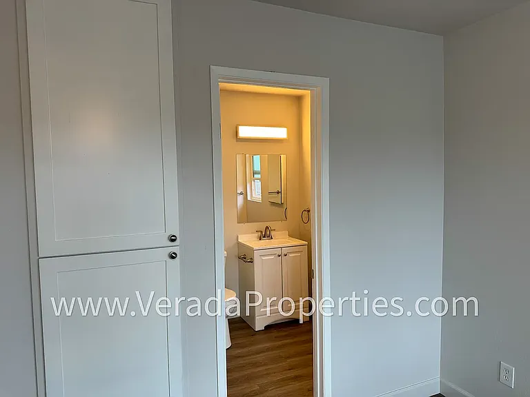 4336 Estrella Ave #5 — Photo 10