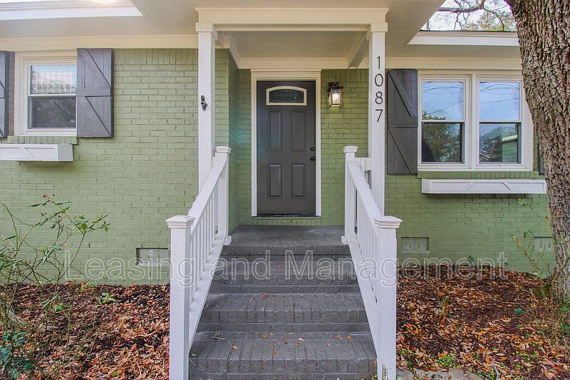 1st image of 1087 Bexley St