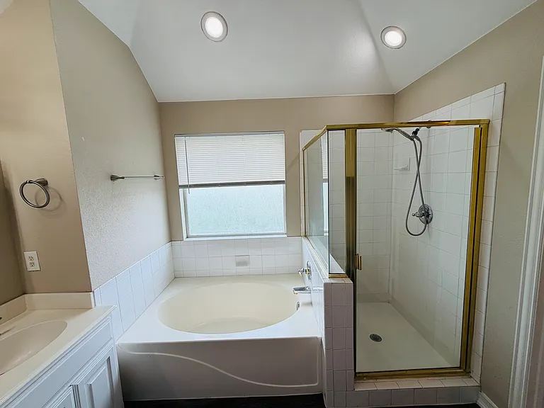 5808 Blackmon Ct — Photo 10