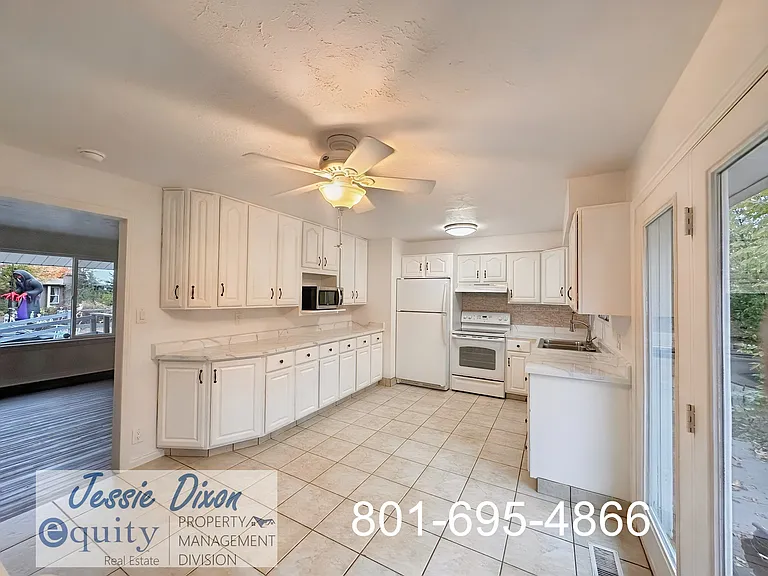 245 Briarwood Dr — Photo 2