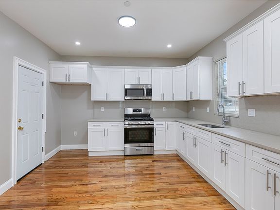 2nd image of 18 Baird St Floor 2