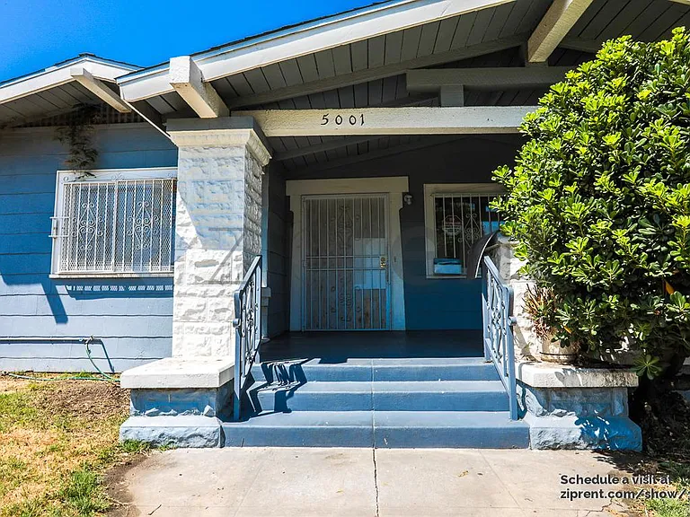 5001 S Budlong Ave — Photo 4