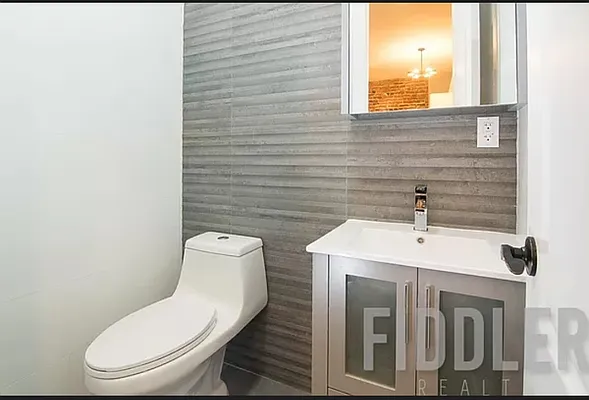 Rented by EXR | media 24