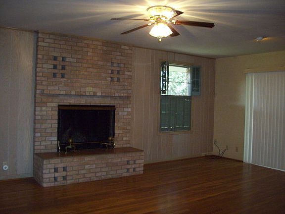 4th image of 110 Cristol Dr