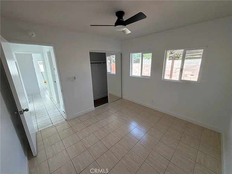 11937 Elliott Ave — Photo 3