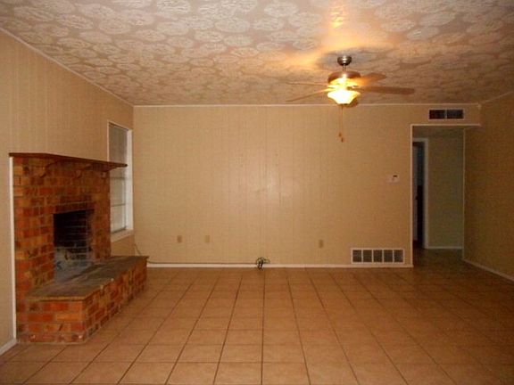 4th image of 4025 Boulder Ave