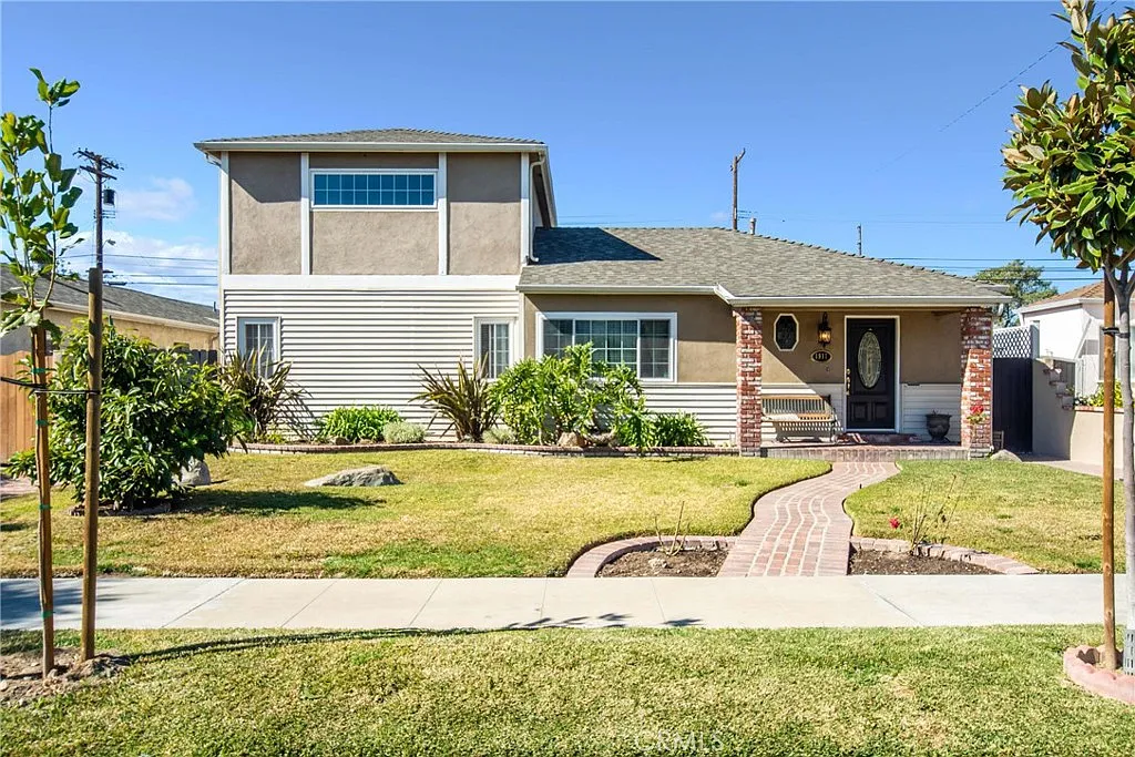 3 bed, 2.5 bath, 2155 sqft, $5,100 — Photo 1