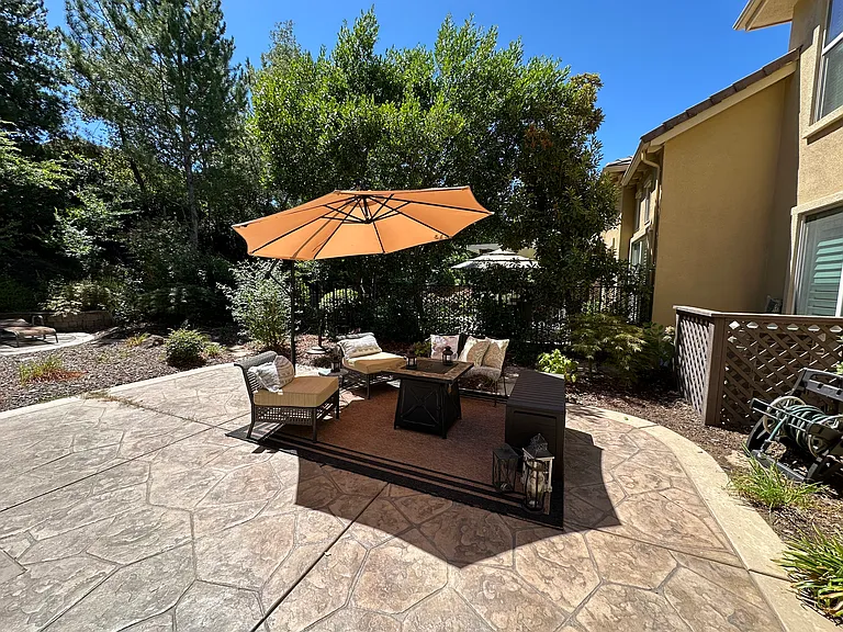 1075 Gamay Dr — Photo 39