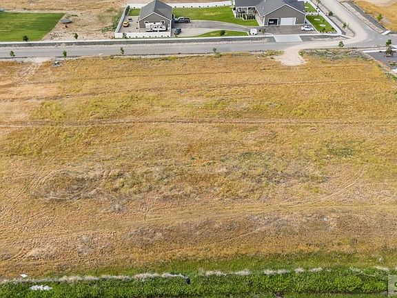 2nd image of 5581 Malheur River St