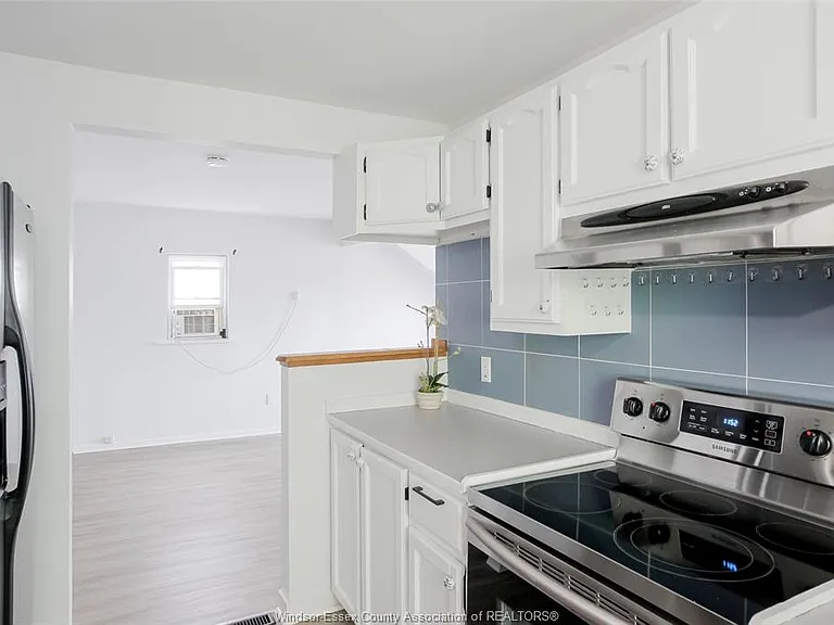 1453 Marentette Ave #UPPER — Photo 10