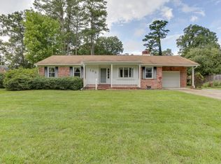 102 Brokenbridge Rd, Yorktown, VA 23692