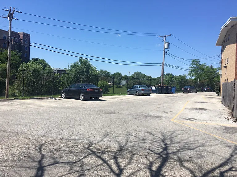 8254 Niles Center Rd #E3 — Photo 13