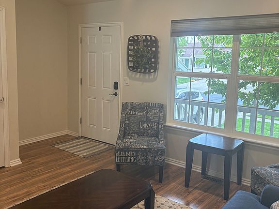 5th image of 699 Country Club Rd