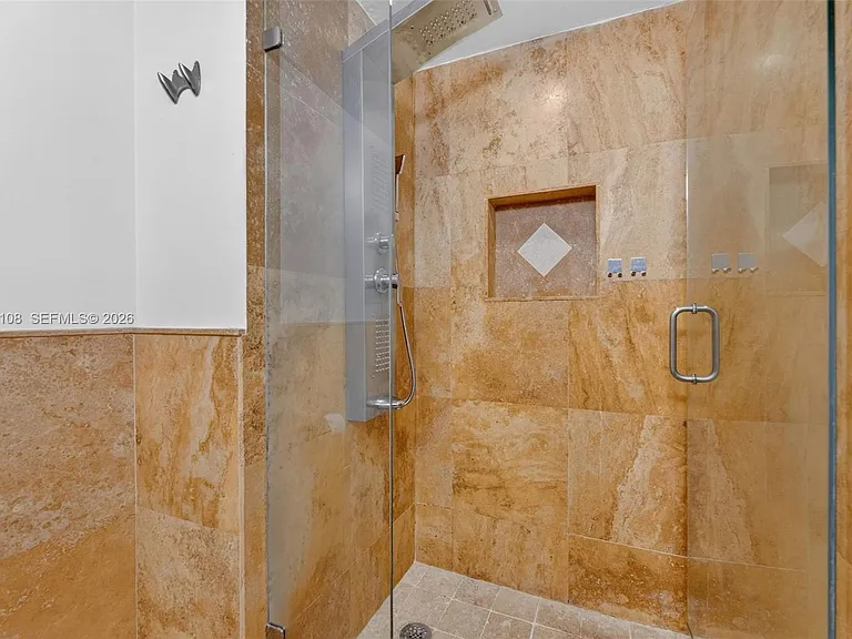 6800 SW 45th Ln #124 — Photo 15