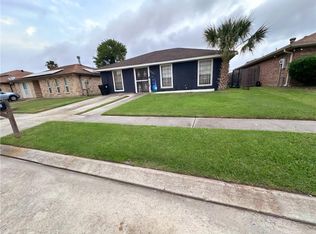 7025 Queensway Dr, New Orleans, LA 70128