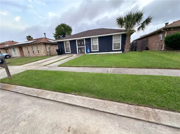 7025 Queensway Dr, New Orleans, LA 70128