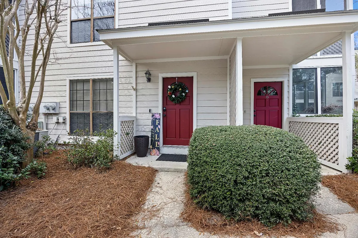 Unit Photo - 340 Sandpiper Dr #I