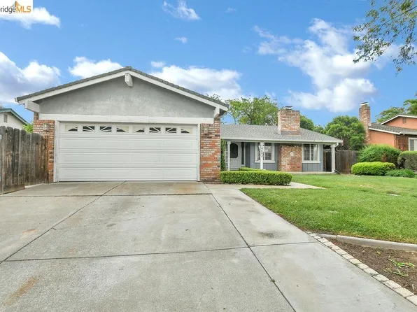 1040 Kapareil Dr, Tracy, CA 95376