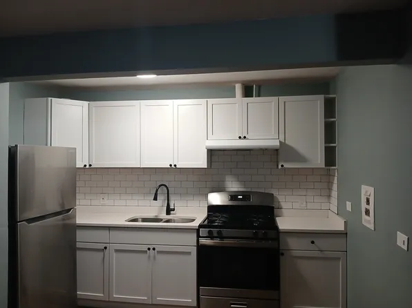 94 W Michael Ln APT B, Addison, IL 60101