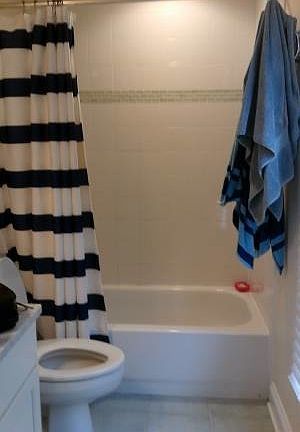 2nd image of 1209 N Taft St #5