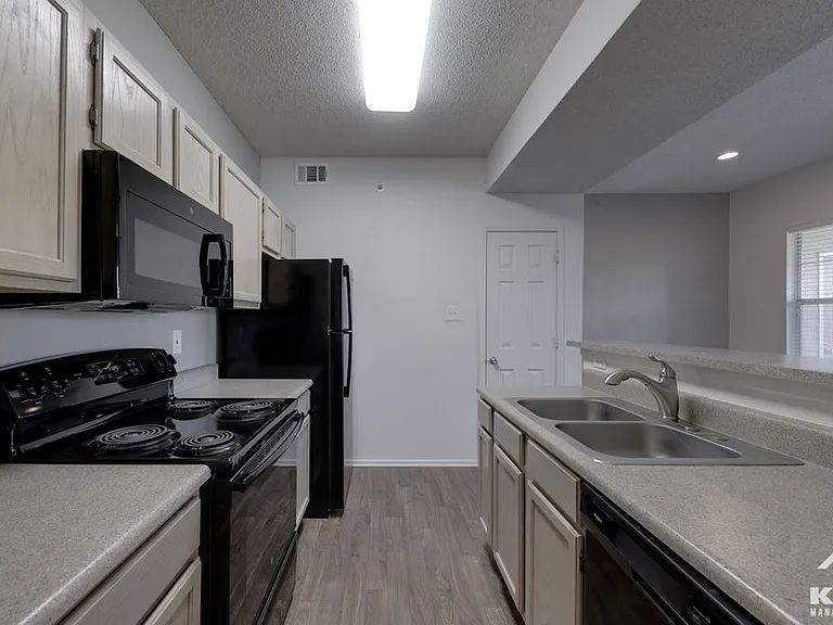 La Crosse Apartments — Photo 51