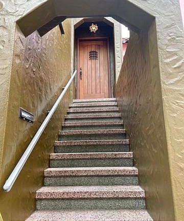 FRONT PRIVATE MAIN ENTRY TO 125 CORBETT, TERRAZO STEPS