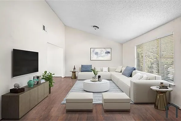 4 bed, 2060 sqft, $2,100 — Photo 4